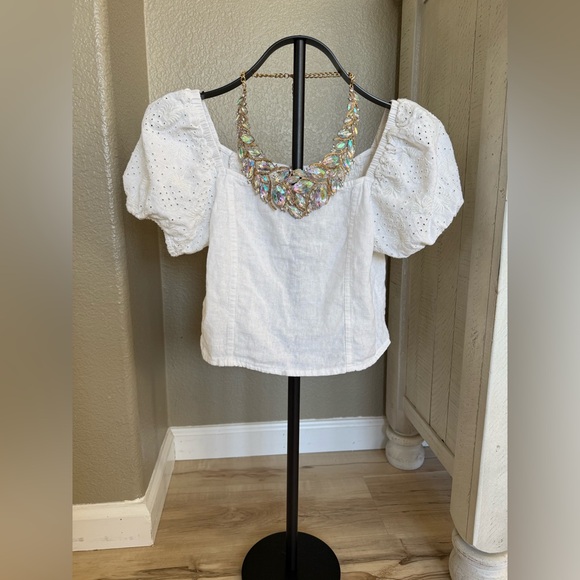 Elegant Gold and Iridescent Statement Necklace - Picture 15 of 16